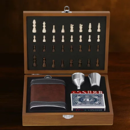 Coffret cadeau personnalisé flasque et jeux Menzie 