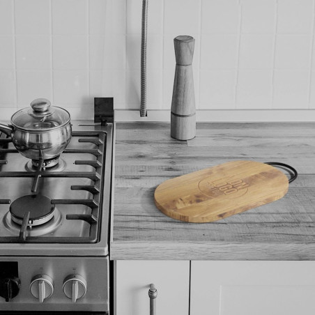 Planche à découper personnalisée en acacia Julienne 
