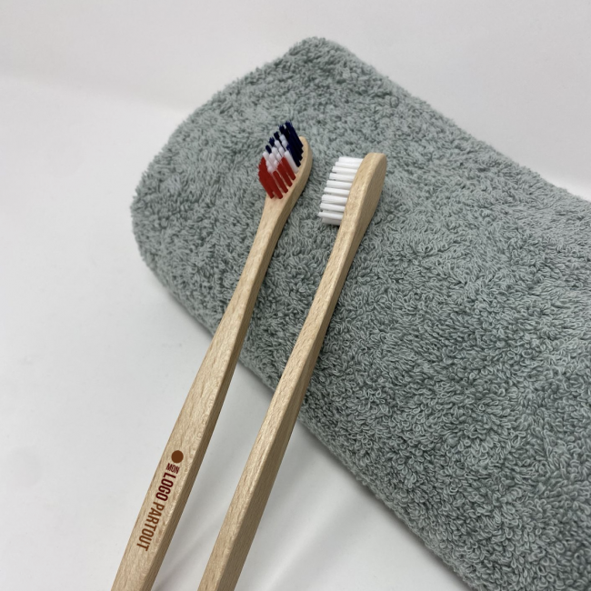 Brosse à dents en bois personnalisée France 