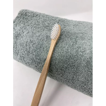 Brosse à dents en bois personnalisée France 