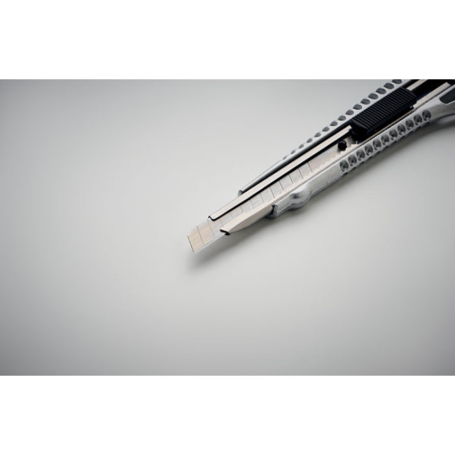 Cutter personnalisé en alu tracta 