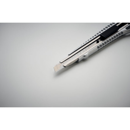 Cutter personnalisé en alu tracta 