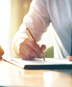 Fidélisez votre clientèle avec les stylos personnalisés 